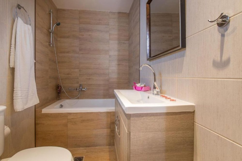 Aeolos Boutique Hotel & Suites — Hotel rooms in Kalamaki (Zakynthos), Ionian Islands