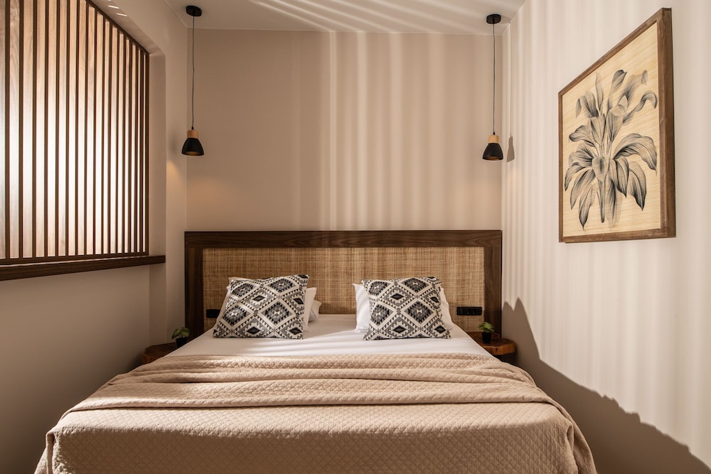 Aeolos Boutique Hotel & Suites — Hotel rooms in Kalamaki (Zakynthos), Ionian Islands