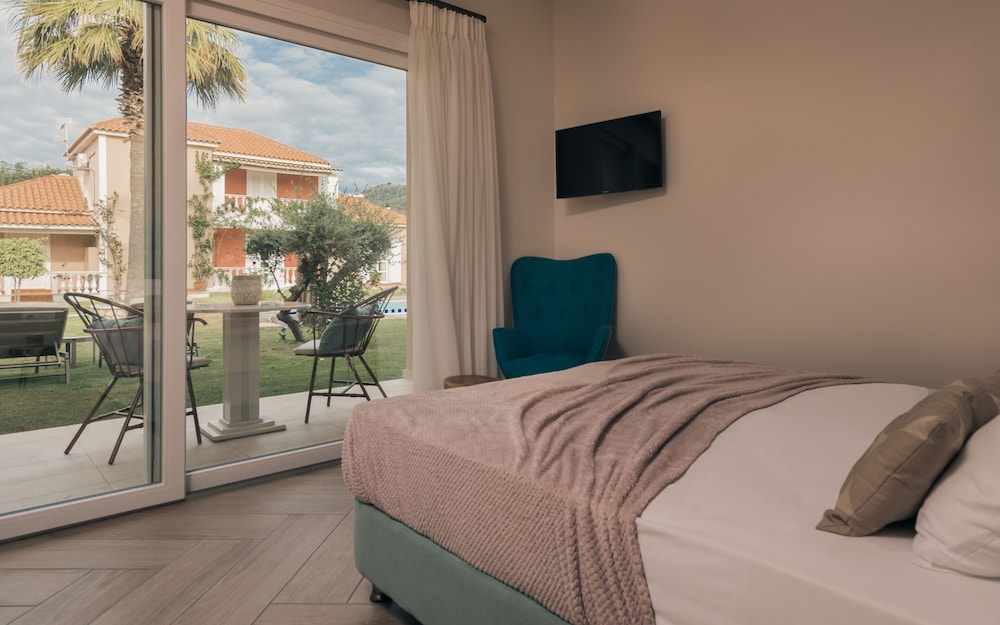 Aeolos Boutique Hotel & Suites — Hotel rooms in Kalamaki (Zakynthos), Ionian Islands