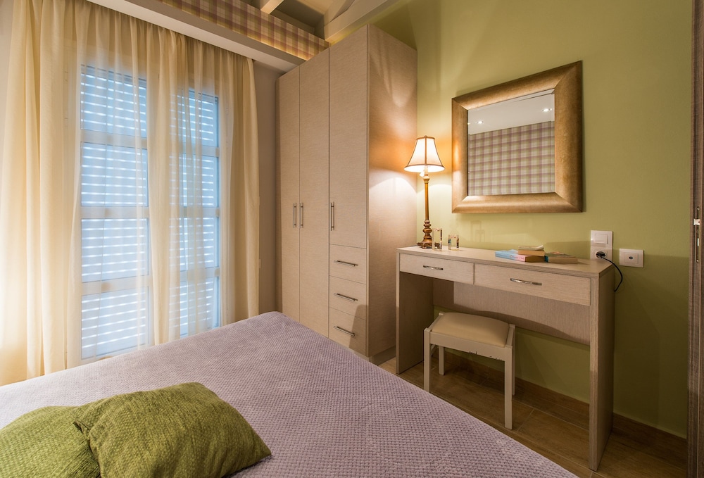 Aeolos Boutique Hotel & Suites — Hotel rooms in Kalamaki (Zakynthos), Ionian Islands