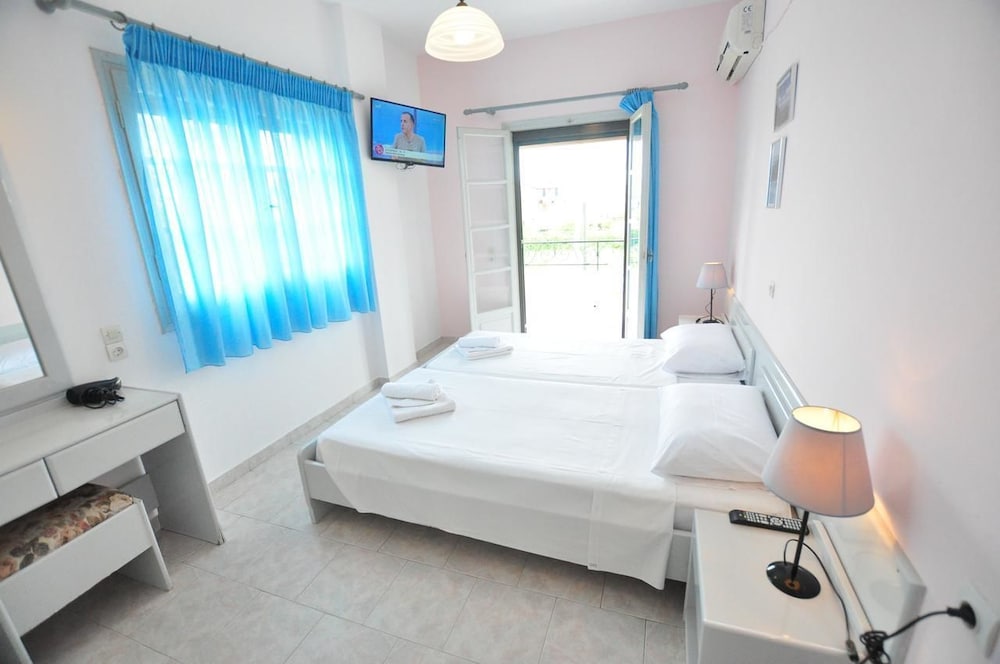 Acharavi Garden — Hotel rooms in Acharavi, Ionian Islands