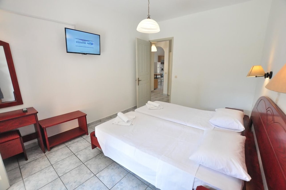 Acharavi Garden — Hotel rooms in Acharavi, Ionian Islands