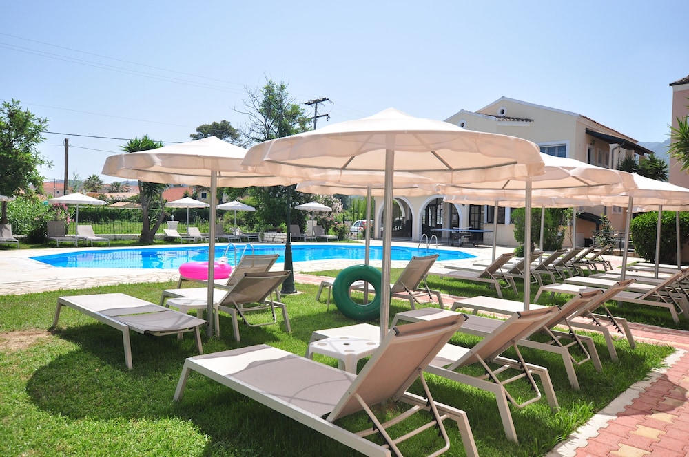 Acharavi Garden — Swimming pool in Acharavi, Ionian Islands