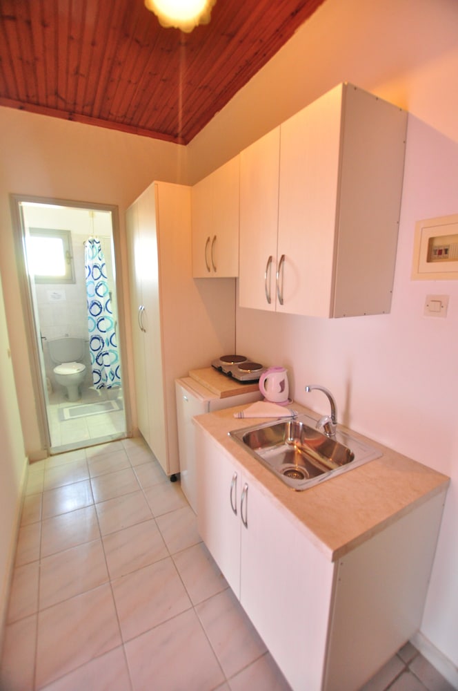 Acharavi Garden — Hotel rooms in Acharavi, Ionian Islands