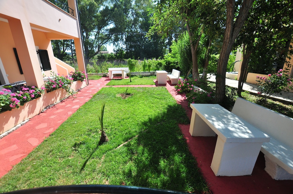 Acharavi Garden — Hotel building in Acharavi, Ionian Islands