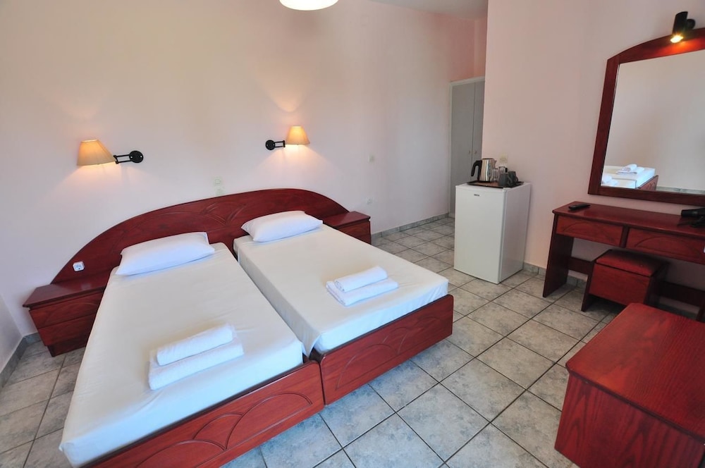 Acharavi Garden — Hotel rooms in Acharavi, Ionian Islands