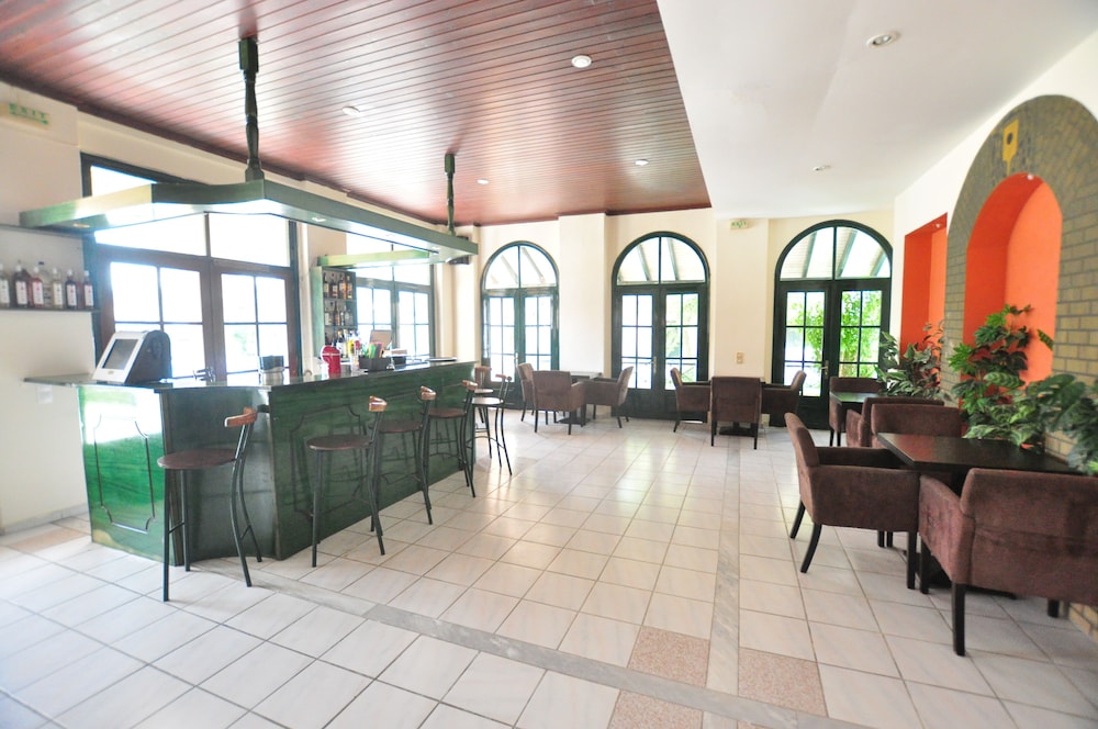 Acharavi Garden — Restaurant & bars in Acharavi, Ionian Islands