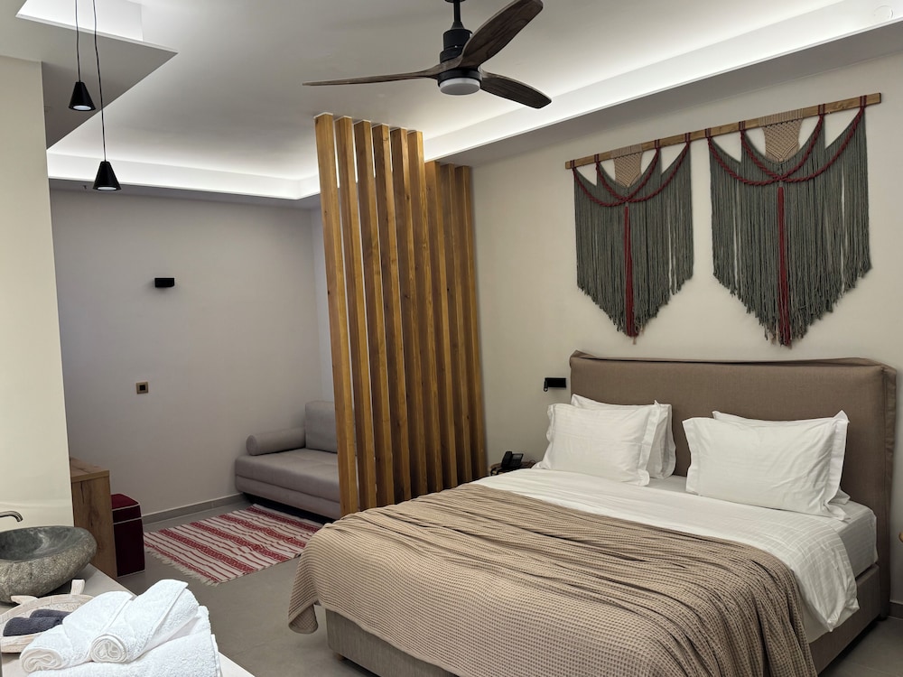 The Noverian Antama Organic Beach Resort Chania with Outdoor Heated Pool — Hotel rooms in Chania