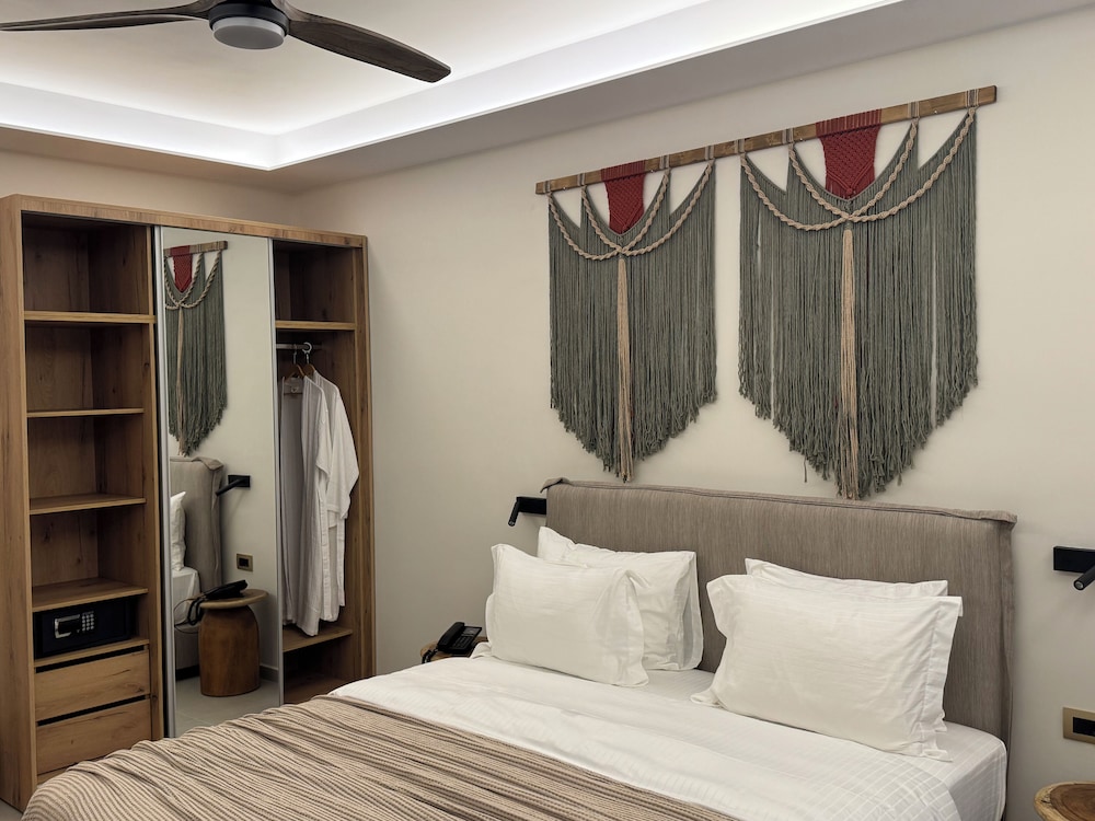 The Noverian Antama Organic Beach Resort Chania with Outdoor Heated Pool — Hotel rooms in Chania