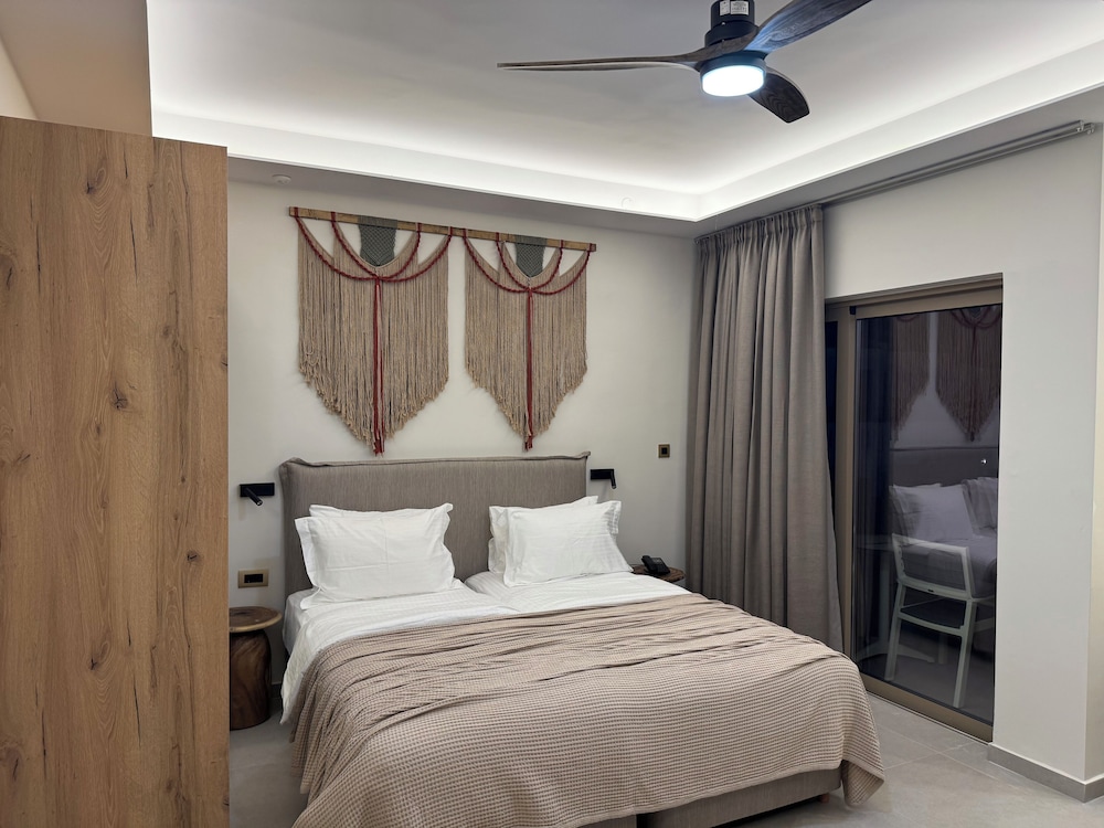 The Noverian Antama Organic Beach Resort Chania with Outdoor Heated Pool — Hotel rooms in Chania