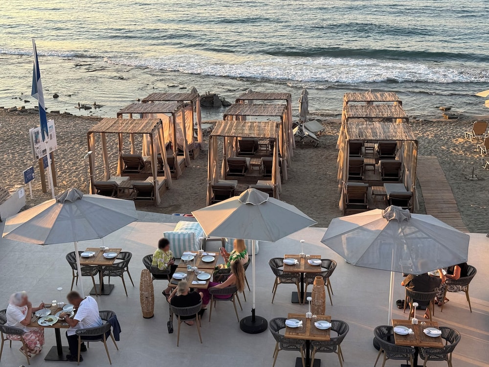 The Noverian Antama Organic Beach Resort Chania with Outdoor Heated Pool — Restaurant & bars in Chania
