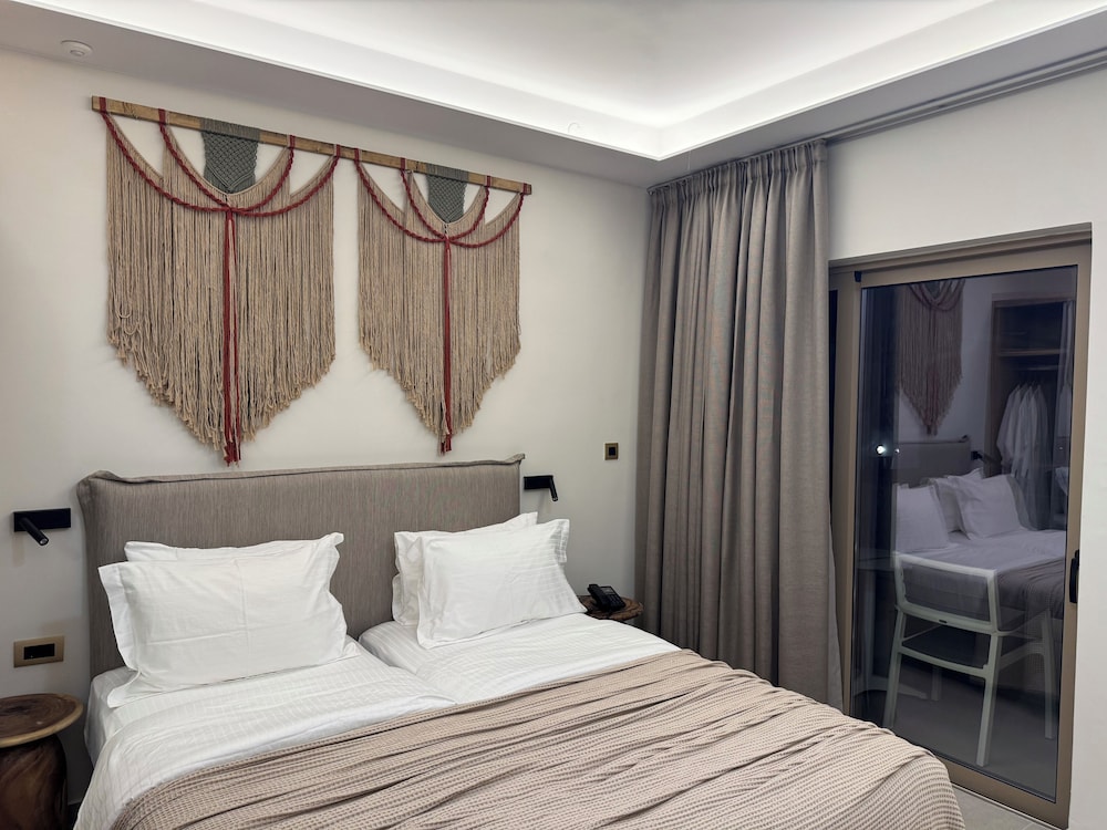 The Noverian Antama Organic Beach Resort Chania with Outdoor Heated Pool — Hotel rooms in Chania