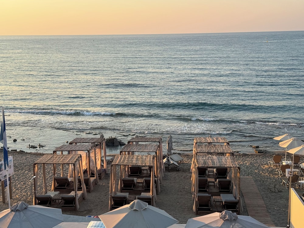 The Noverian Antama Organic Beach Resort Chania with Outdoor Heated Pool — Beach in Chania