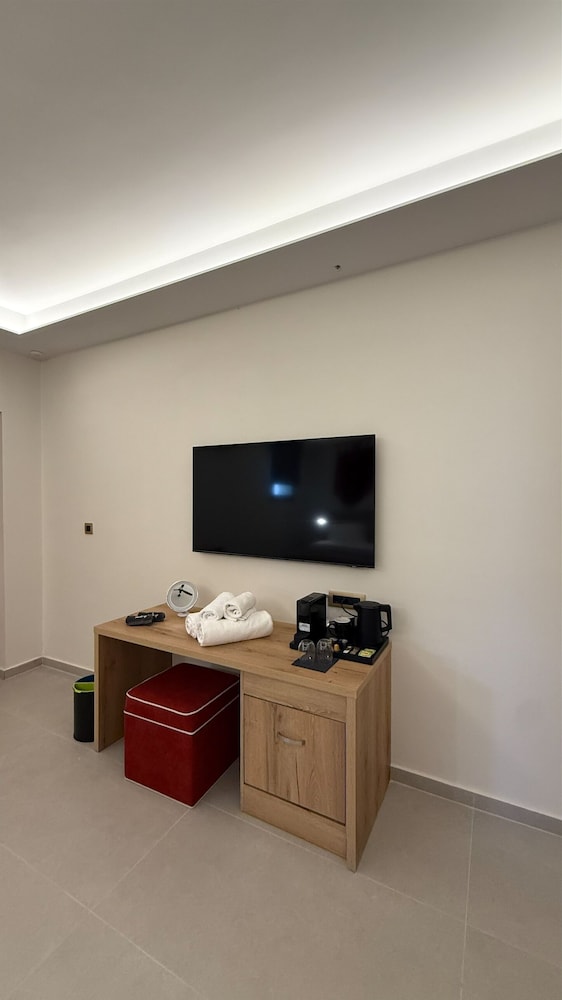 The Noverian Antama Organic Beach Resort Chania with Outdoor Heated Pool — Hotel rooms in Chania