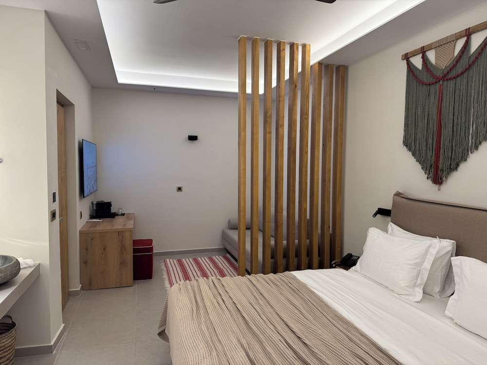 The Noverian Antama Organic Beach Resort Chania with Outdoor Heated Pool — Hotel rooms in Chania