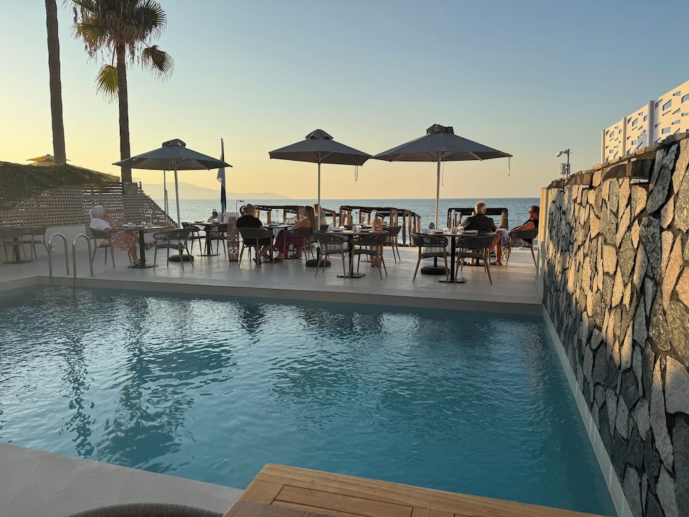 The Noverian Antama Organic Beach Resort Chania with Outdoor Heated Pool — Restaurant & bars in Chania