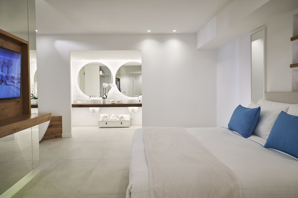 Nikki Beach Resort & Spa Santorini — Hotel rooms in Kamari, South Aegean