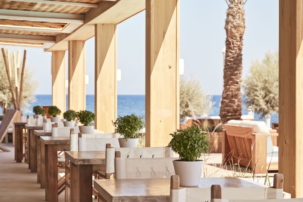 Nikki Beach Resort & Spa Santorini - zdjęcie 4