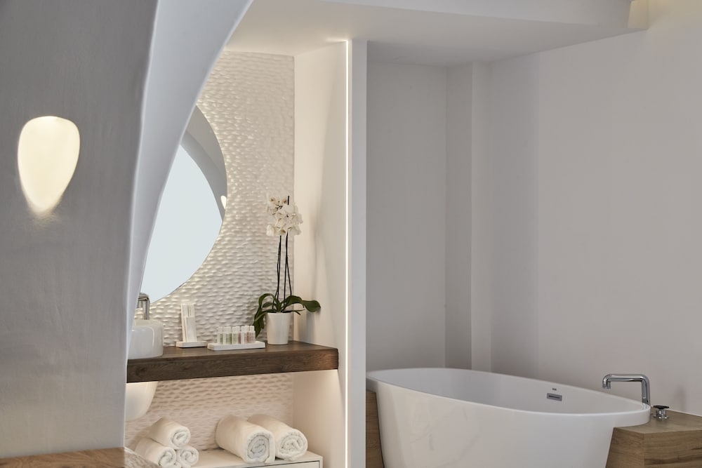 Nikki Beach Resort & Spa Santorini — Hotel rooms in Kamari, South Aegean