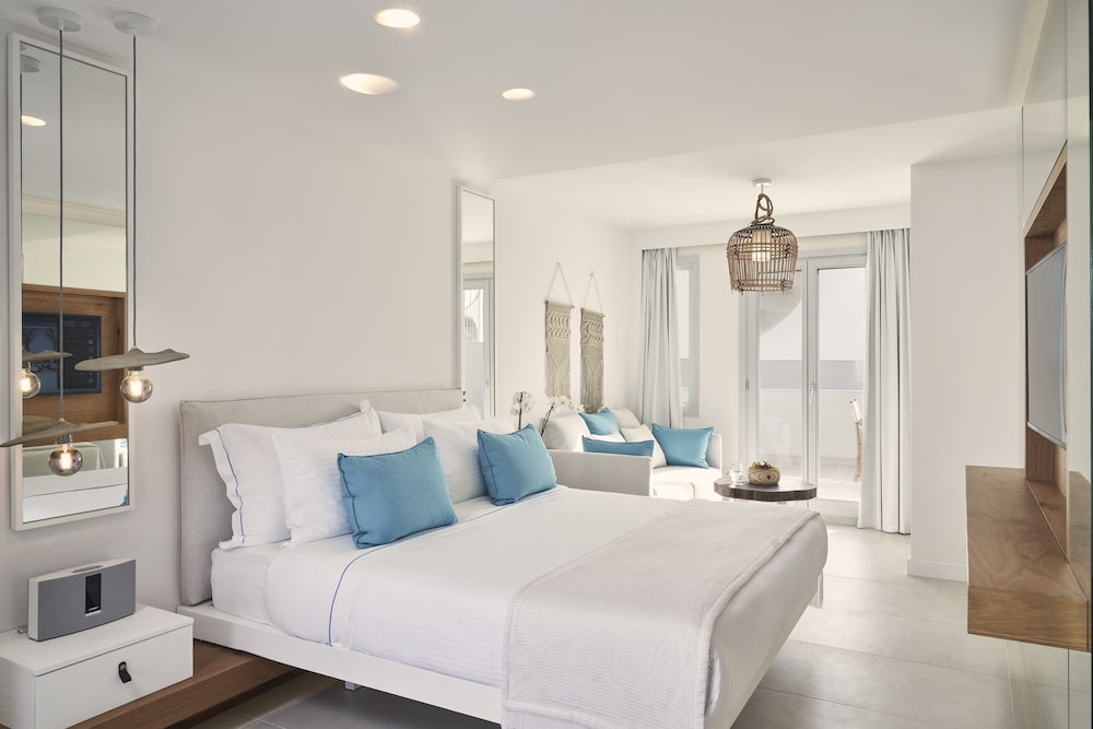 Nikki Beach Resort & Spa Santorini — Hotel rooms in Kamari, South Aegean