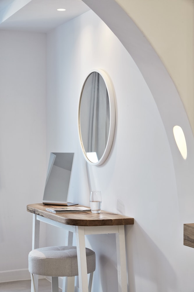 Nikki Beach Resort & Spa Santorini — Hotel rooms in Kamari, South Aegean