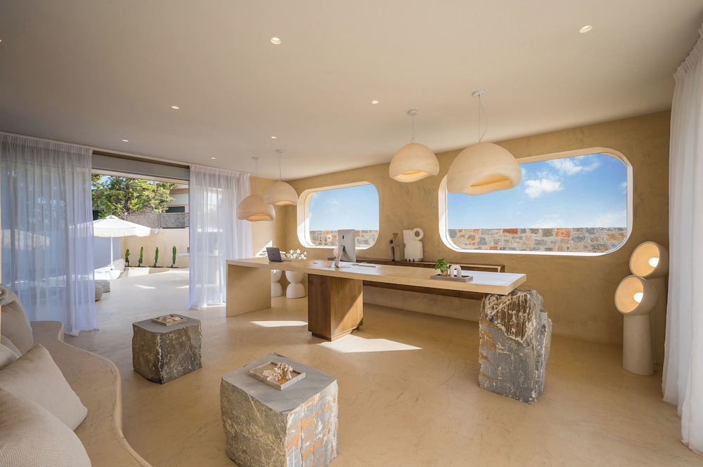 Sunshine Boutique Hotel — Hotel building in Malia