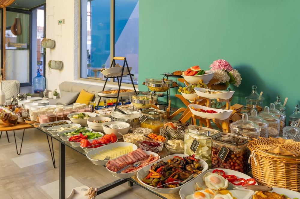 Sunshine Boutique Hotel — Restaurant & bars in Malia