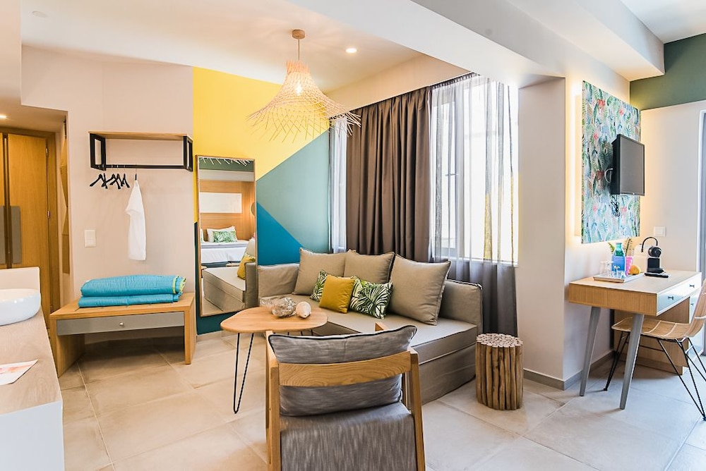 Sunshine Boutique Hotel — Hotel rooms in Malia