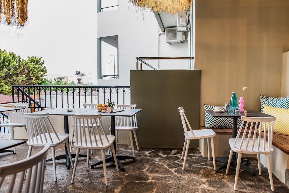 Sunshine Boutique Hotel — Restaurant & bars in Malia