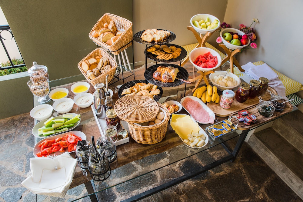 Sunshine Boutique Hotel — Restaurant & bars in Malia