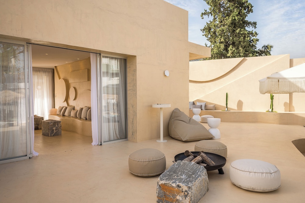 Sunshine Boutique Hotel — Hotel building in Malia