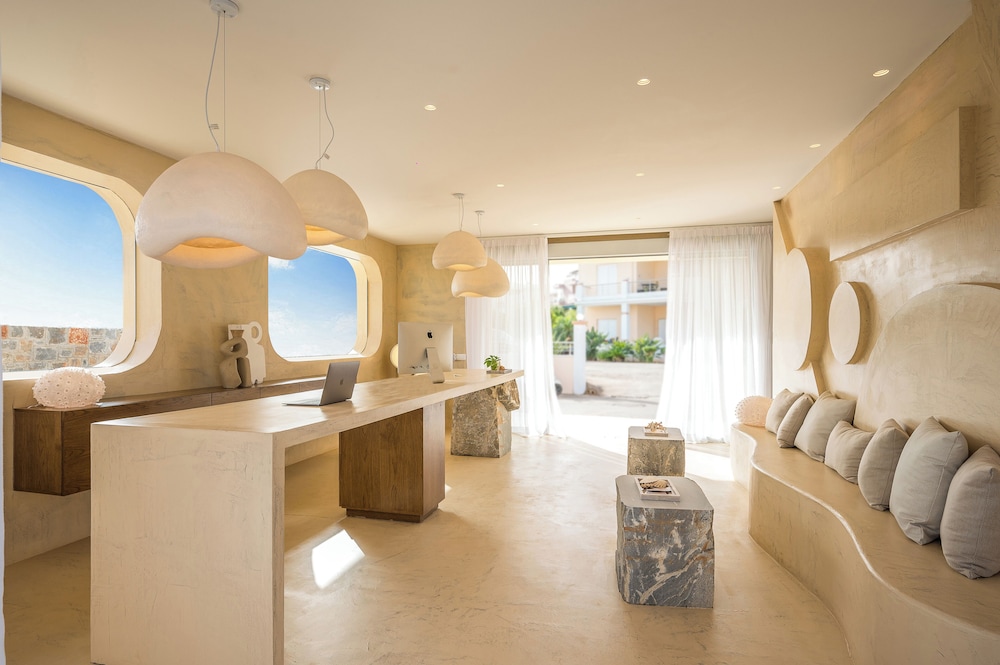 Sunshine Boutique Hotel — Hotel building in Malia
