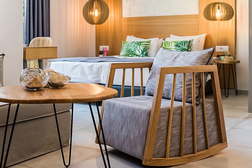 Sunshine Boutique Hotel — Hotel rooms in Malia