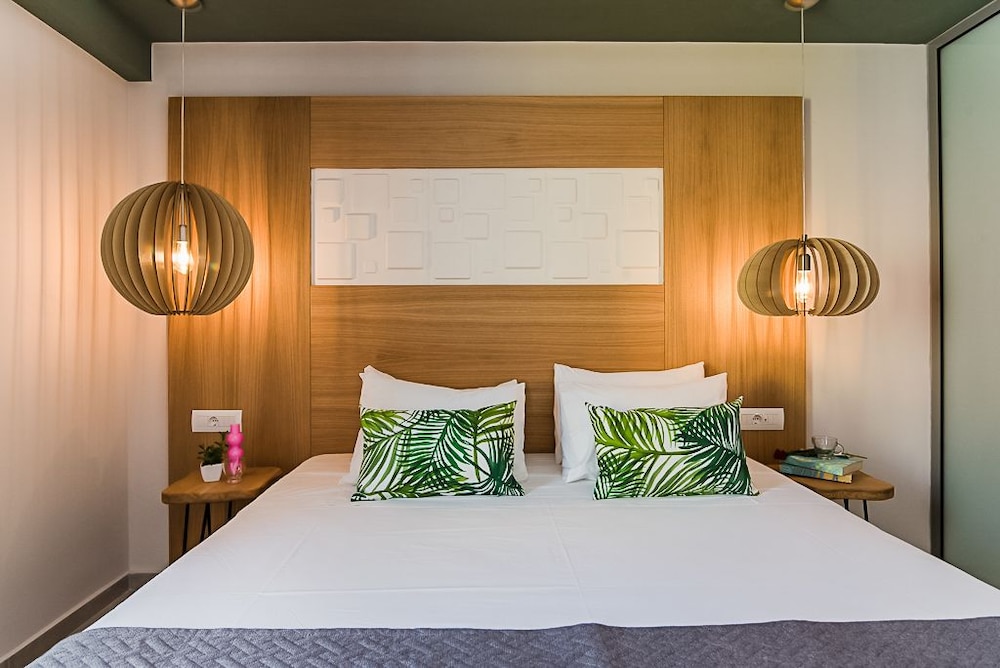 Sunshine Boutique Hotel — Hotel rooms in Malia