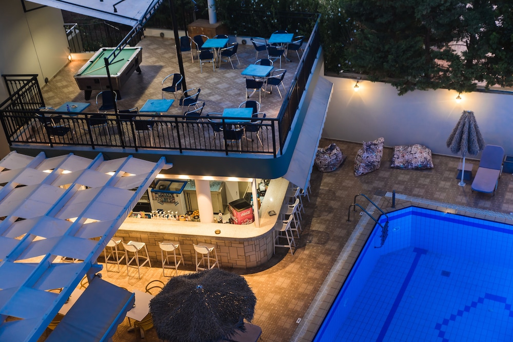 Sunshine Boutique Hotel — Restaurant & bars in Malia