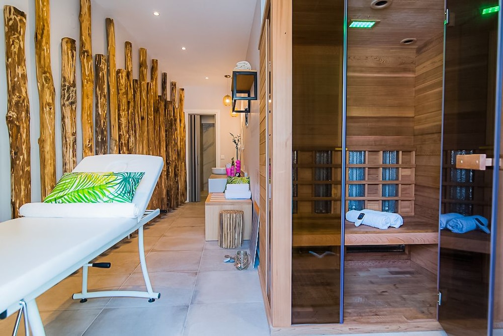 Sunshine Boutique Hotel — Spa in Malia
