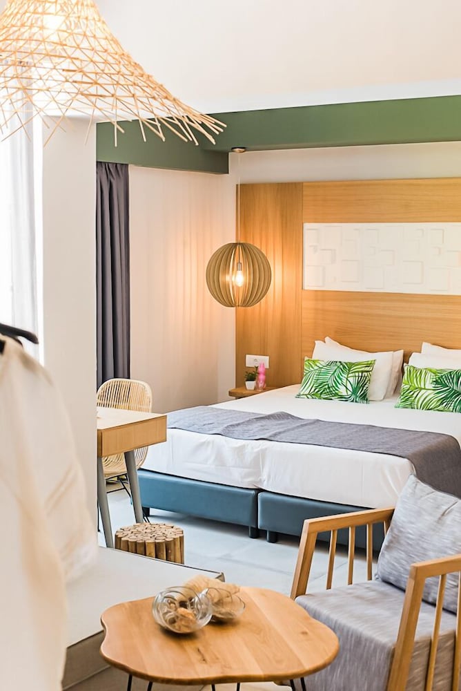 Sunshine Boutique Hotel — Hotel rooms in Malia