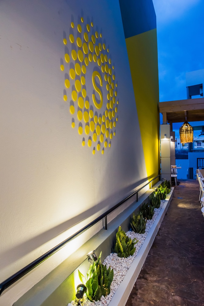 Sunshine Boutique Hotel — Restaurant & bars in Malia