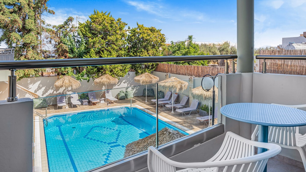 Sunshine Boutique Hotel — Swimming pool in Malia