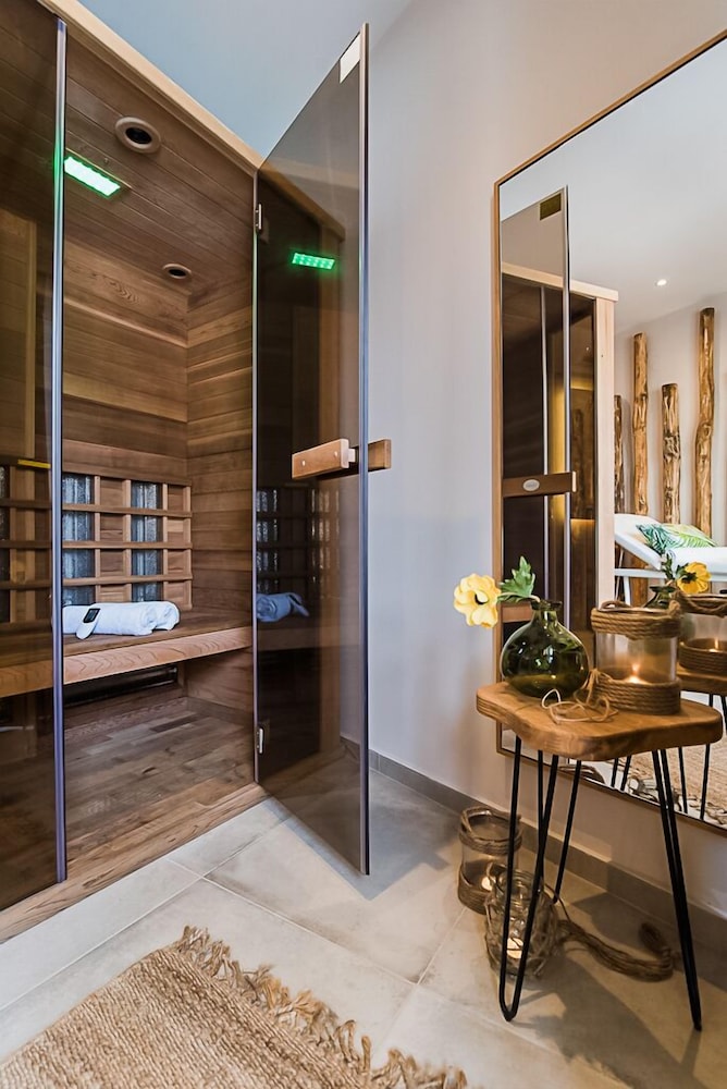 Sunshine Boutique Hotel — Hotel rooms in Malia