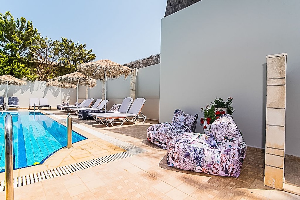 Sunshine Boutique Hotel — Swimming pool in Malia