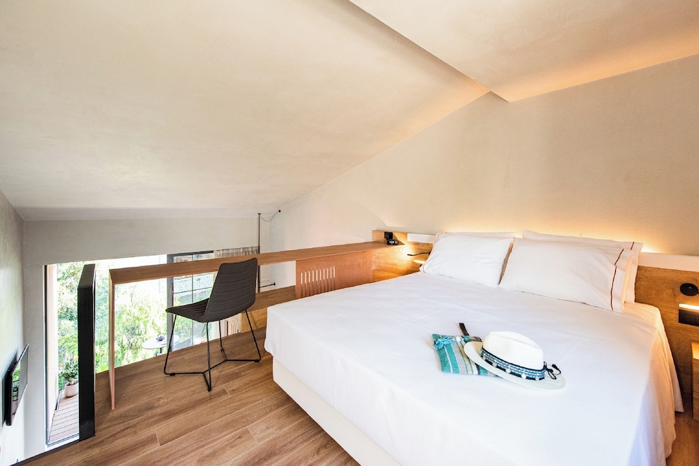 Pilot Amphora Boutique Hotel - Adults Only — Hotel rooms in Georgioupolis
