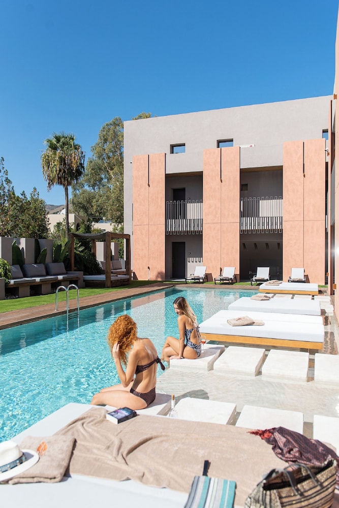 Pilot Amphora Boutique Hotel - Adults Only — Swimming pool in Georgioupolis