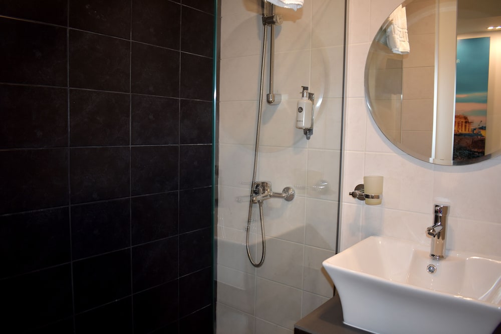 Athenian Montaza Hotel — Hotel rooms in Athens, Attica