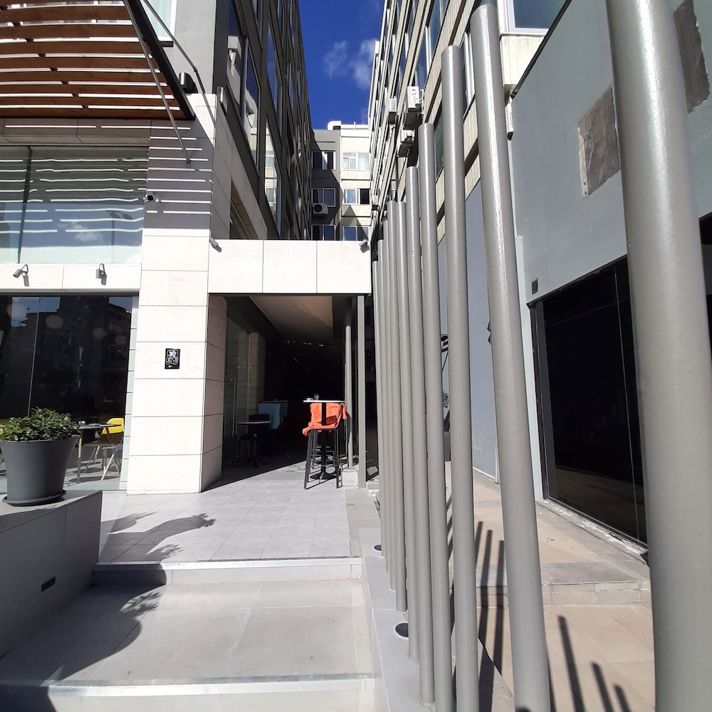 Athenian Montaza Hotel — Hotel building in Athens, Attica