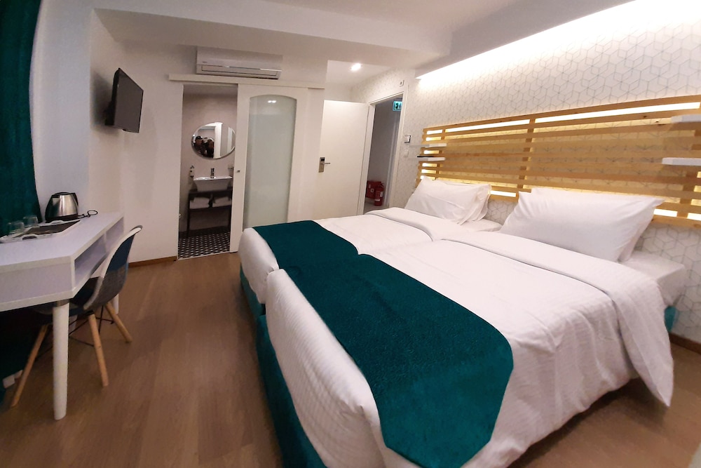 Athenian Montaza Hotel — Hotel rooms in Athens, Attica