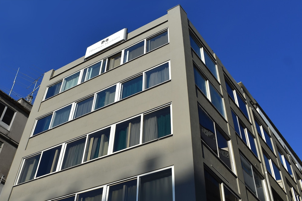 Athenian Montaza Hotel — Hotel building in Athens, Attica