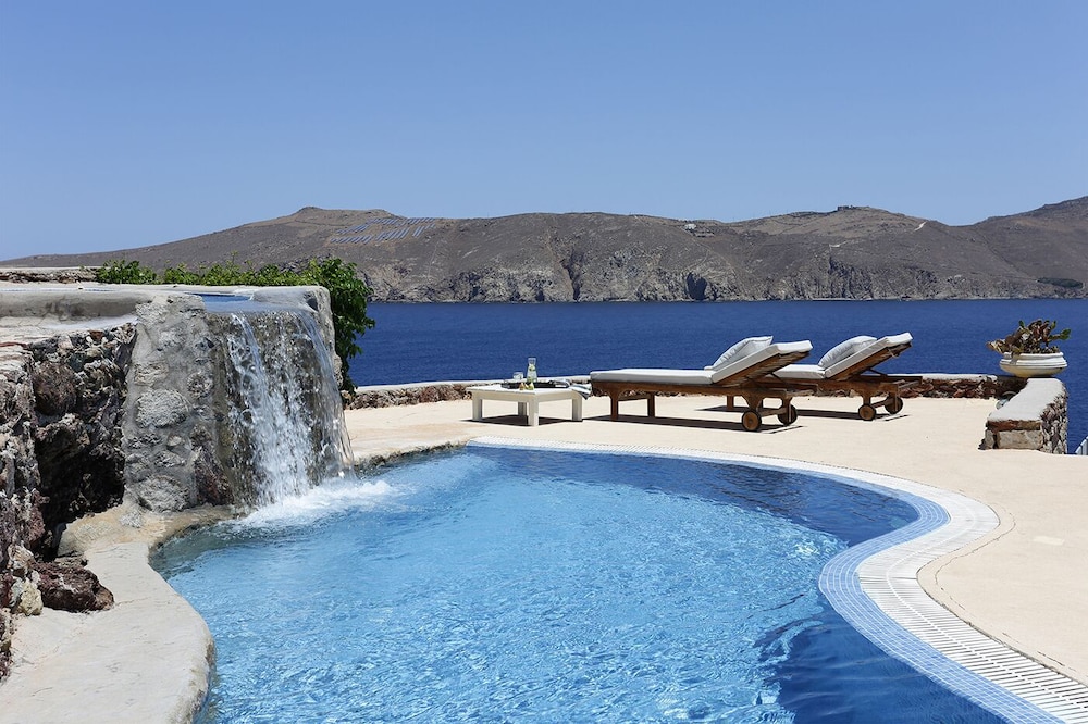 Albatros Club Mykonos — Swimming pool in Panormos (Mykonos), South Aegean