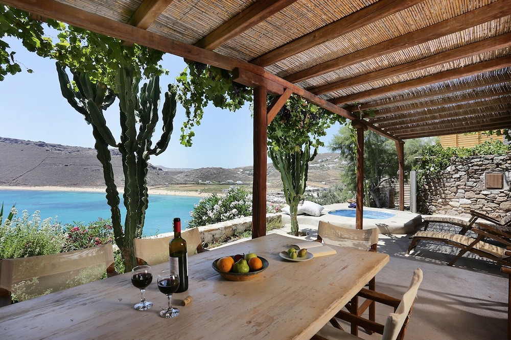 Albatros Club Mykonos — Beach in Panormos (Mykonos), South Aegean