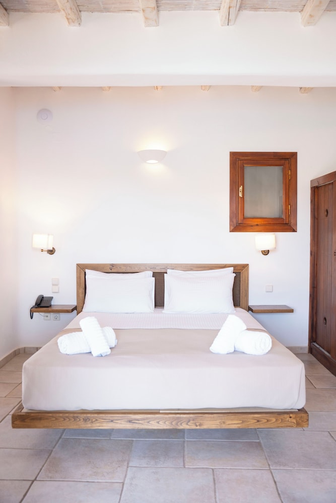 Albatros Club Mykonos — Hotel rooms in Panormos (Mykonos), South Aegean